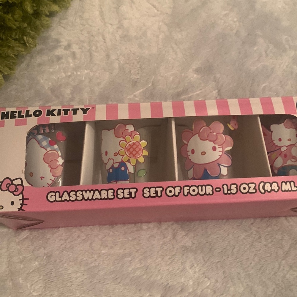 NWT set of 4 spring Hello Kitty shot glasses